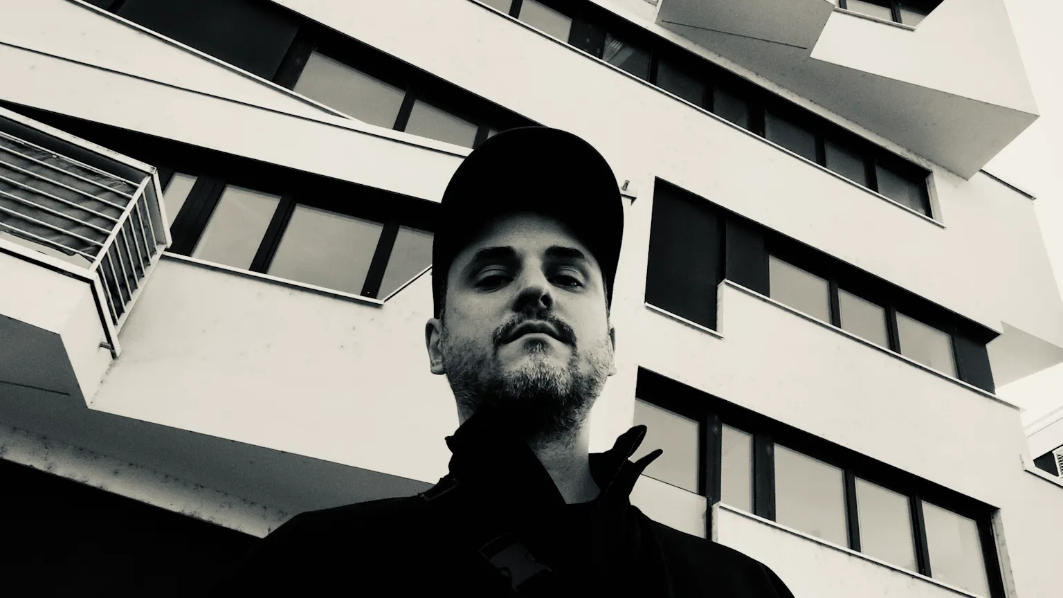 Arthur Robert - artist offering music feedback on Echio